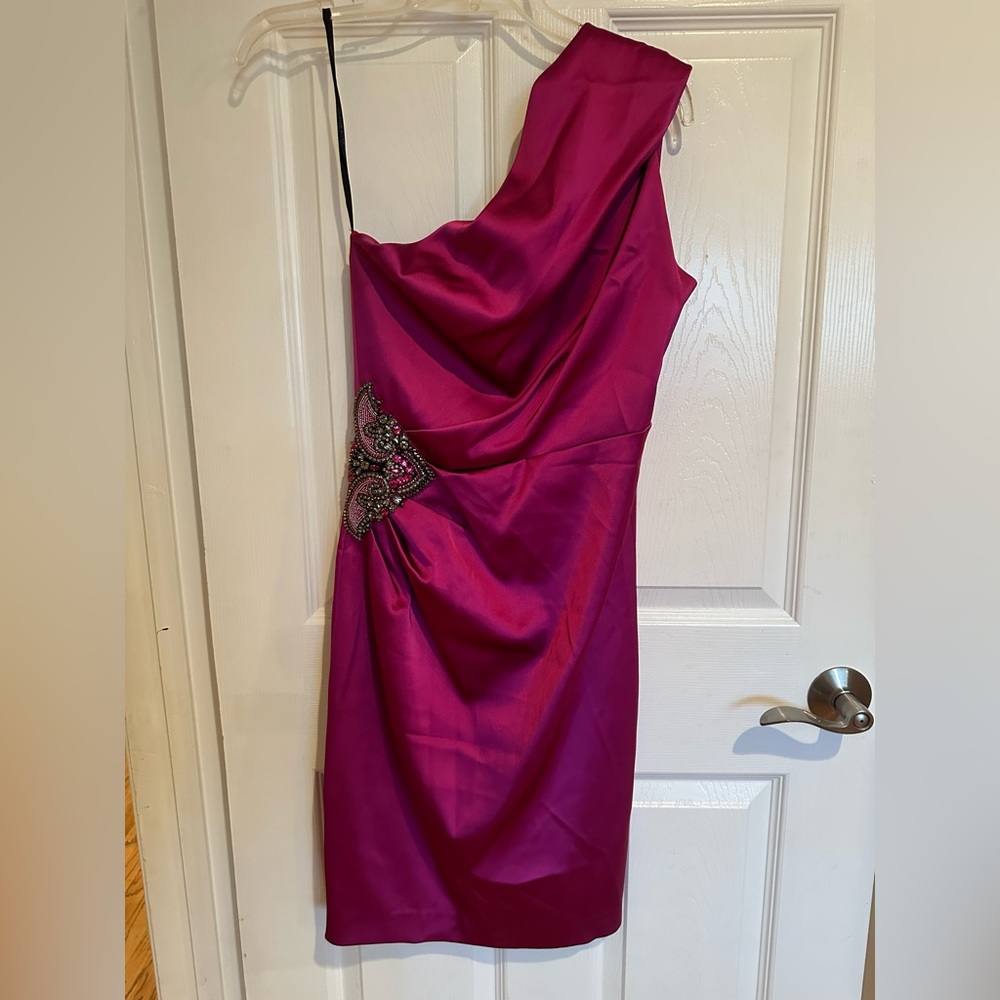 David meister dress. One shoulder over the knee dress. In size 6